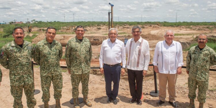 Visita AMLO aduanas de Tamaulipas y anuncia inversión por 10 mil mdp