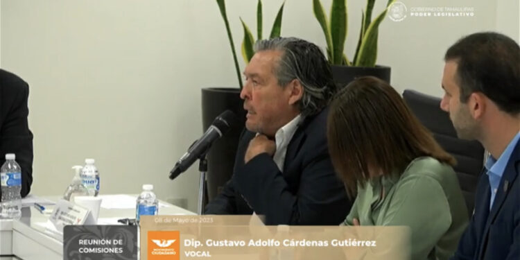 Avanza reforma que dejaría sin escoltas a Cabeza de Vaca