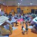 Agricultores liberan carretera a la frontera;  amagan con regresar el  sábado.