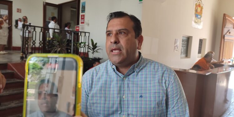 Comienza retiro de torres de pánico