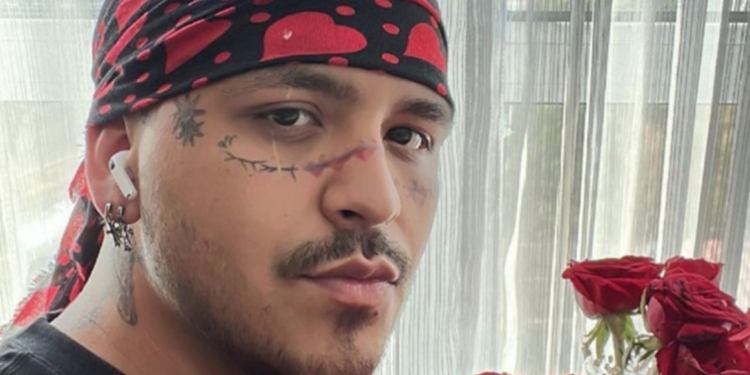 Christian Nodal pagará una fortuna por quitarse tatuajes de la cara