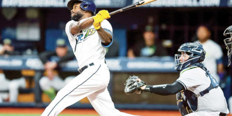 Rays mantienen histórico paso y vencen a Yankees.