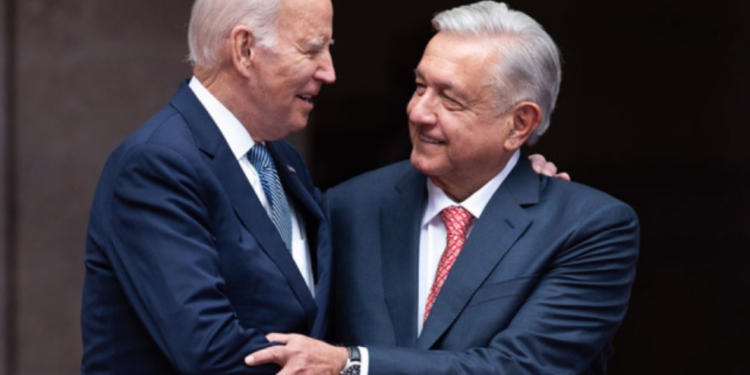 AMLO pacta con Biden ir juntos en migración y tráfico de armas y drogas