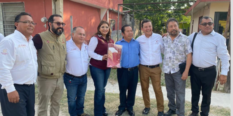 Entrega Seduma escrituras en Tampico