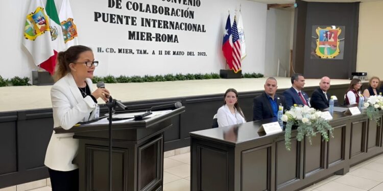 Asiste secretaria de Economía a firma de convenio para nuevo puente internacional Mier-Roma