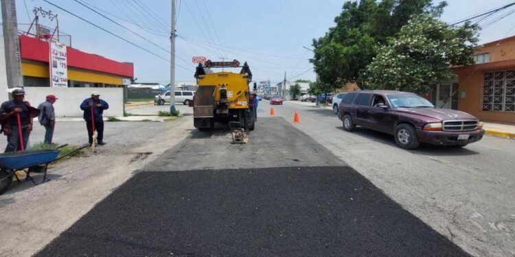 Intensifica municipio arreglo de calles en la ciudad y ejidos
