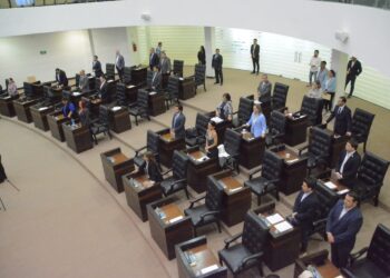 Dejan 28 carreterazos 72 fallecidos; exigen mayor vigilancia.