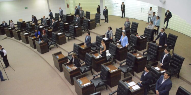 Dejan 28 carreterazos 72 fallecidos; exigen mayor vigilancia.