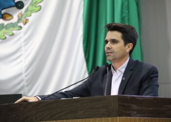 Diputados «vuelven a las andadas»; se dan con todo por un exhorto