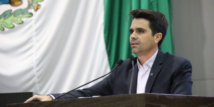 Diputados «vuelven a las andadas»; se dan con todo por un exhorto