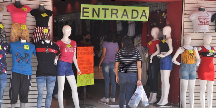 Graduaciones darán «respiro» a comerciantes
