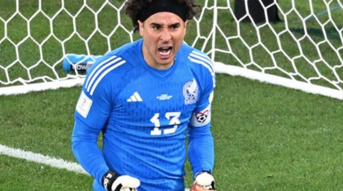 Ochoa seguirá con el Salernitana hasta 2024