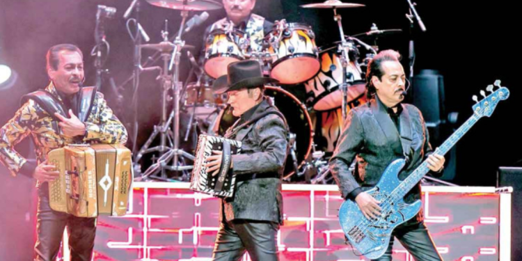 «Los Tigres del Norte» le rugen sin piedad a la Ciudad de México