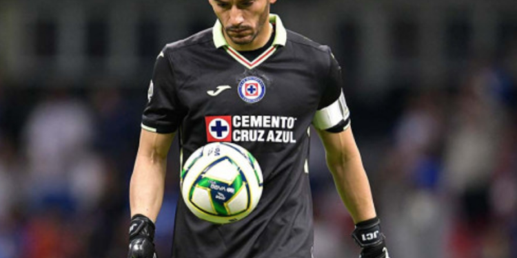 Jesús Corona saldría de Cruz Azul luego de 14 años.