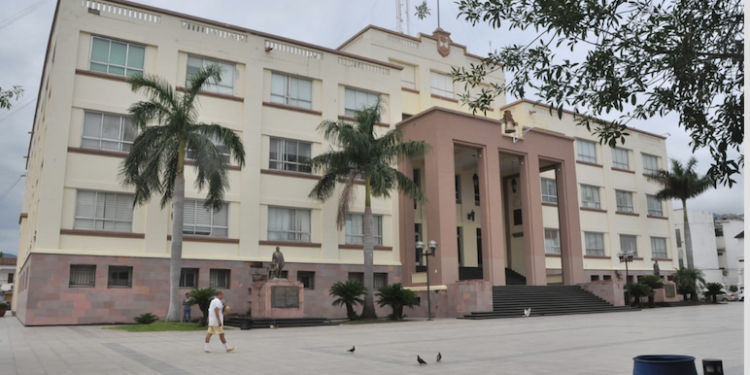 Ocultan su patrimonio 40% de burócratas