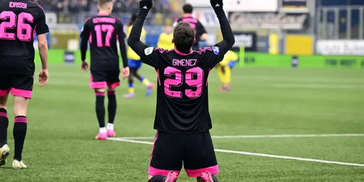 Atlético de Madrid muestra fuerte interés por Santiago Giménez