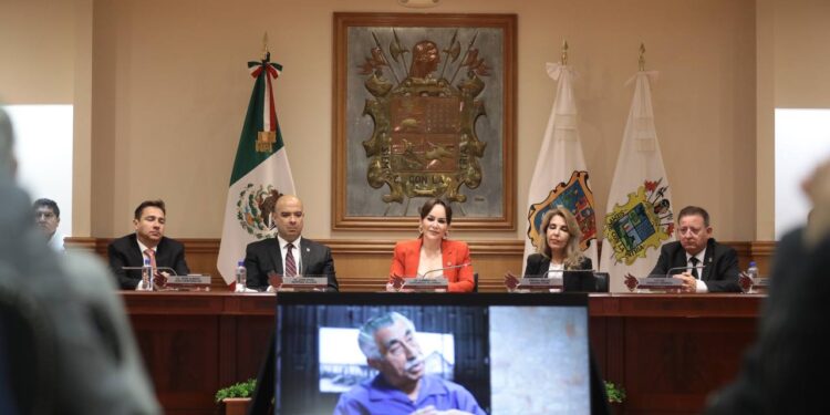 Presentan en sesión solemne de Cabildo documental histórico de Nuevo Laredo