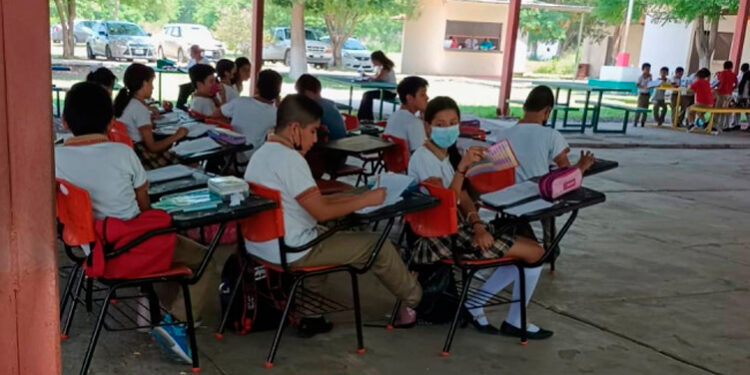 Posible adelanto del ciclo escolar en Tamaulipas debido a la ola de calor