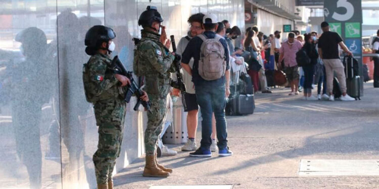Fuerzas Armadas asumen el control de 10 aeropuertos del país