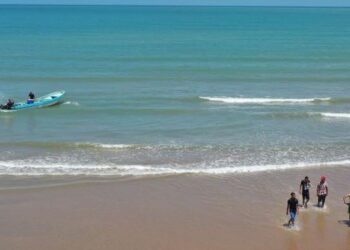 Denuncian escurrimiento de “chapopote” en playa Bagdad.