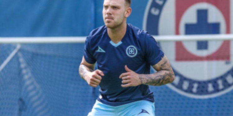 Carlos Rotondi descarta salir de Cruz Azul y desea anotarle a Corona