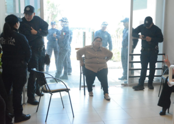 Denuncian penalmente a 14 diputados del PAN.