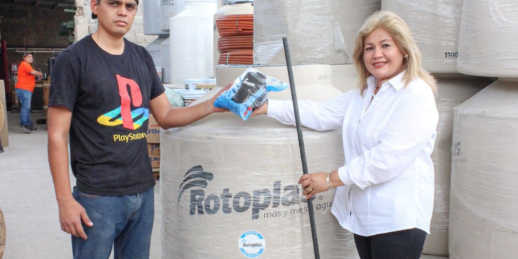 Entrega de tinacos a bajo costo estará vigente en vacaciones