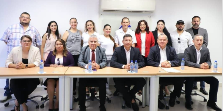 Capacitan a empresarios locales para exportar sus productos