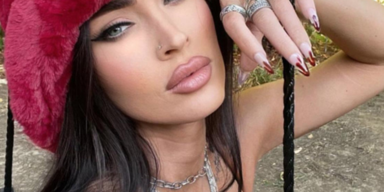 Megan Fox se tatúa cerca de zona íntima