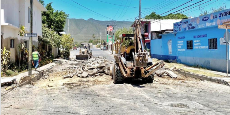 Inician obras de rehabilitación de concreto en calle 24 Berriozabal