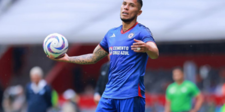 Salcedo desea vencer al «Tata» con Cruz Azul