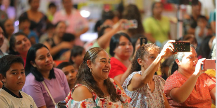 Clausuran talleres de baile con presentación dancística