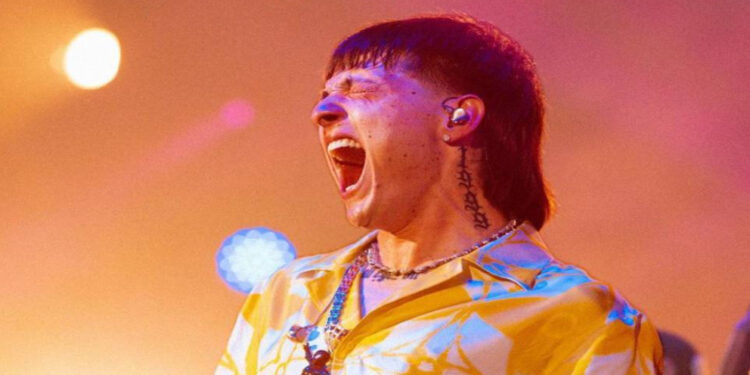 Peso Pluma alcanza el tope de las listas: su álbum ‘Génesis’ establece un nuevo récord en la música regional mexicana