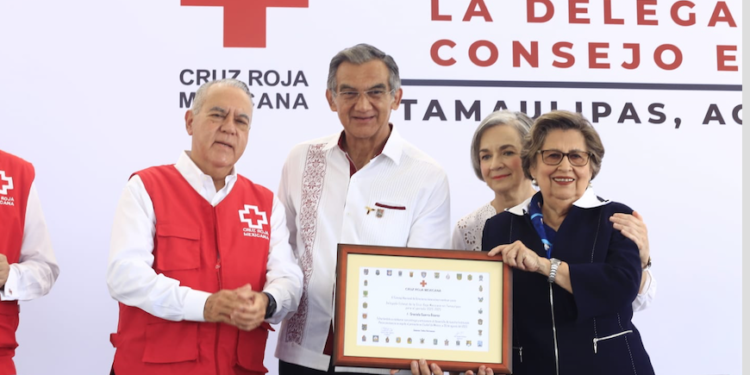 Que a la Cruz Roja «no le haga falta nada», compromiso de Américo