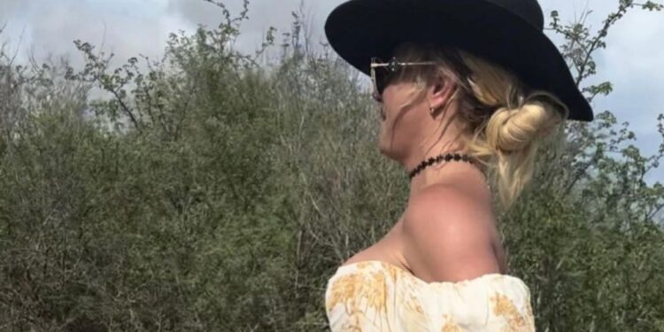 Britney Spears ‘al natural’: de tatuajes y cabalgatas en el desierto Mexicano