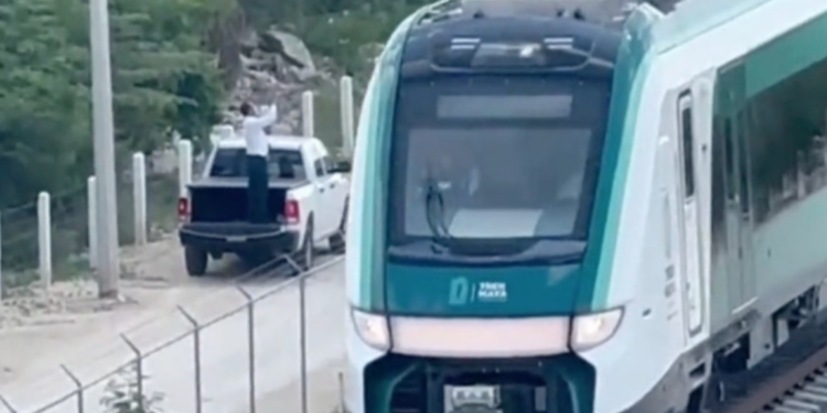López Obrador estrena el tren Maya