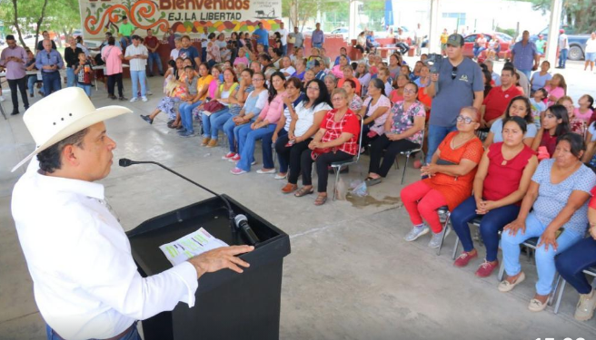 Llega credencial AMA al ejido La Libertad