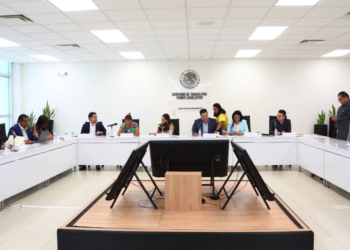 Enfrenta a diputados conflicto magisterial; morenistas y panistas reparten culpas.