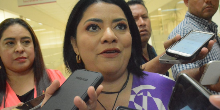 Tiene Congreso dos Juntas y una sola presidenta.