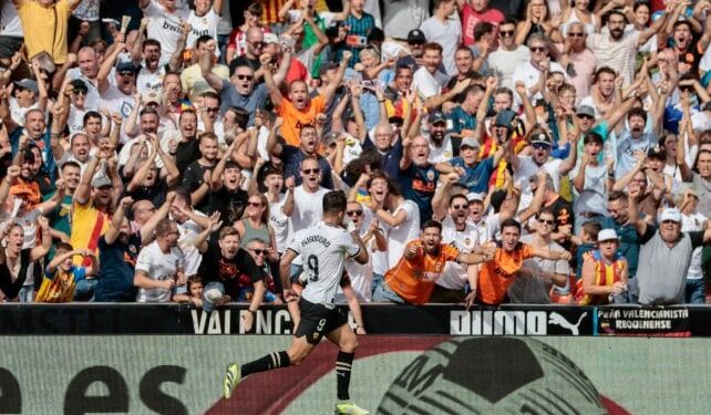 Valencia pone en aprietos al atlético
