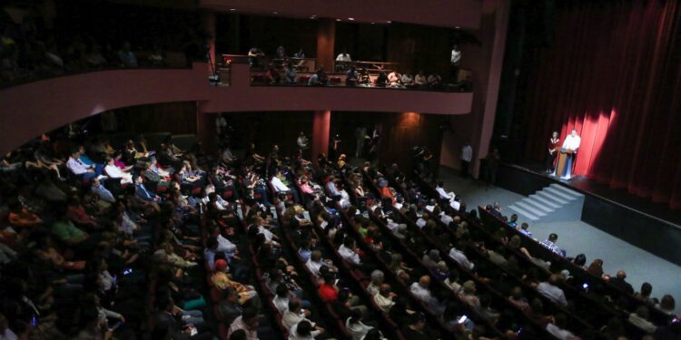 Américo inaugura el XXI Festival Internacional de la Costa del Seno Mexicano