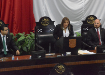 «Trabajemos con ideas y no con ataques», llama presidenta de la mesa directiva a diputados.