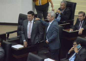 «Hagamos a un lado las diferencias» piden diputados.