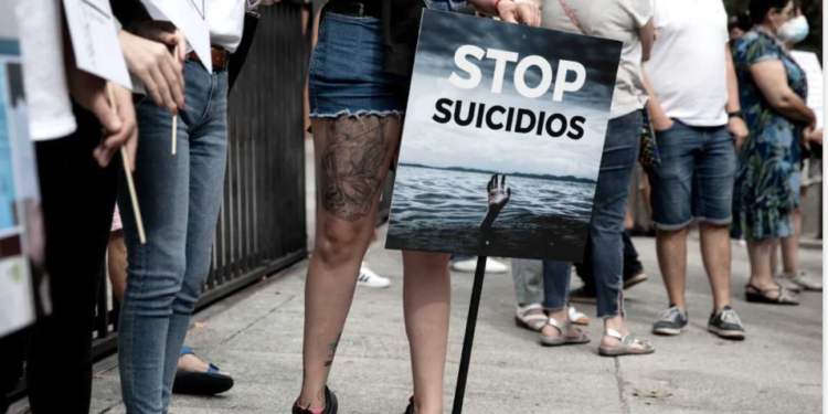 Se suicidan 72 menores en 3 años y 9 meses