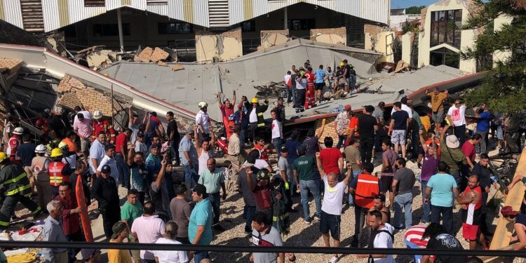 Tragedia en Ciudad Madero por derrumbe en la iglesia de la Santa Cruz