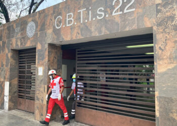 Explosión en laboratorio de química del CBTIS 22 deja a alumnos con lesiones