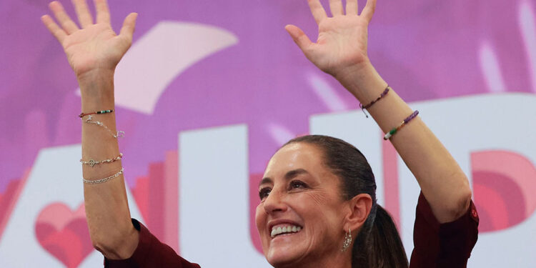Sheinbaum deslumbra en los Ángeles en medio de polémica y mariachis