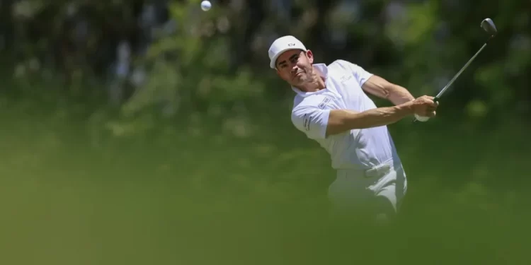 Camilo Villegas vuelve a la cima: Victoria histórica en el PGA Tour