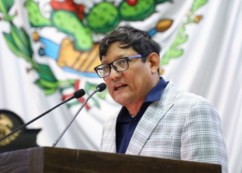 Diputado de Morena propone decidir orden de apellidos ¡con una rifa!