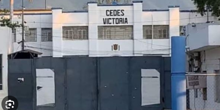 Investigan presunto suicidio de reo en Penal de Ciudad Victoria.